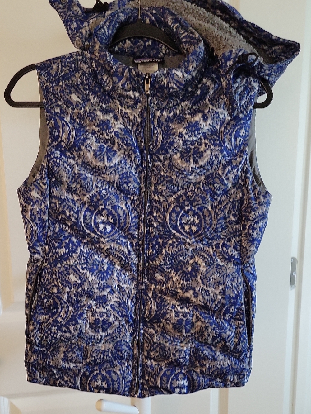 Patagonia Blue and White Quilted Hooded Vest